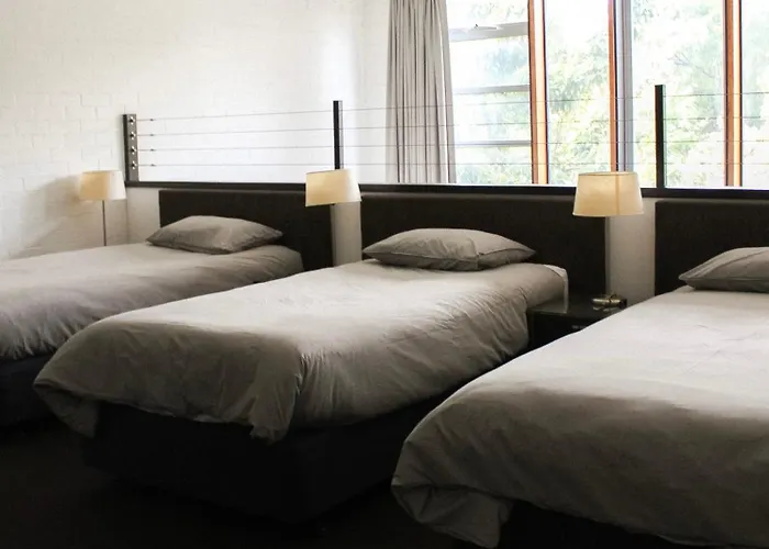 Big Modern Loft Apt - Central - 7 Beds, 9 Guests - Workers, Families, Groups, Teams