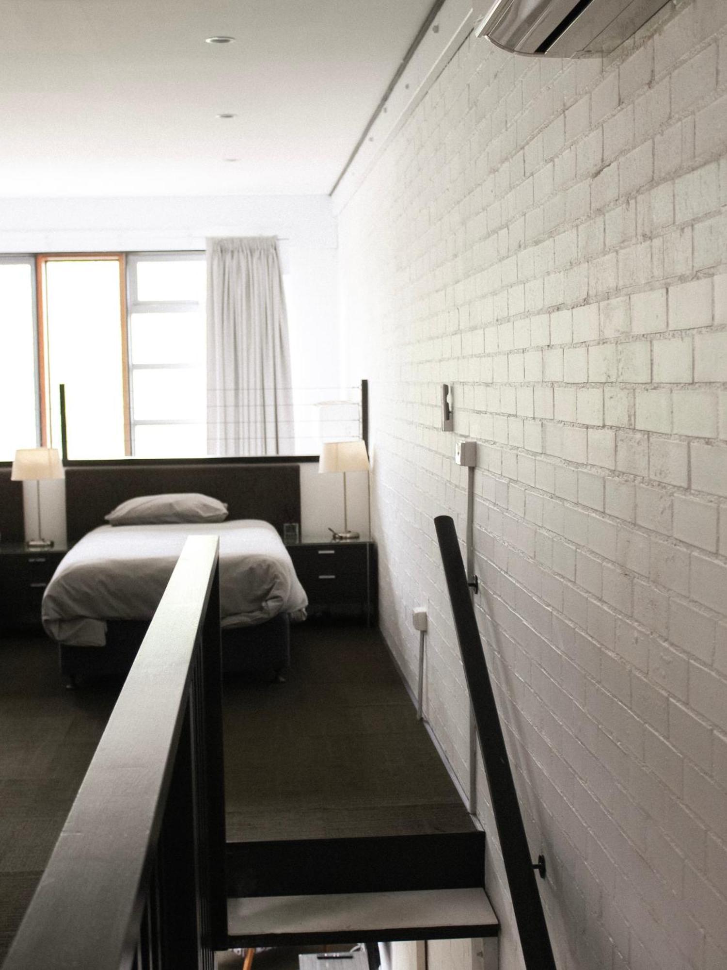 Apartment Big Modern Loft - - 7 Beds, 9 Guests - Workers, Families, Groups, Teams