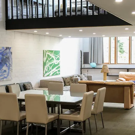 Big Modern Loft Apt - Central - 7 Beds, 9 Guests - Workers, Families, Groups, Teams Narrabundah Exterior photo