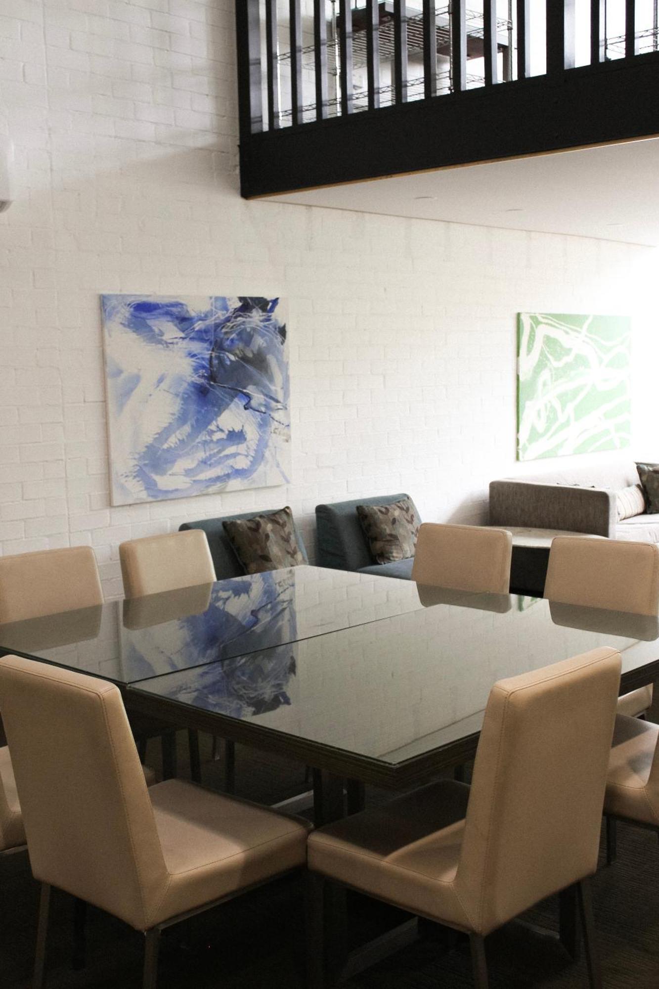 Apartment Big Modern Loft - - 7 Beds, 9 Guests - Workers, Families, Groups, Teams